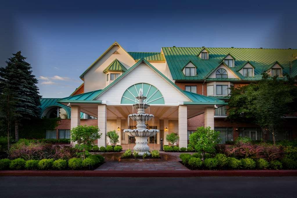 Chateau Vaudreuil Exterior foto The Hotel at Sun Peaks